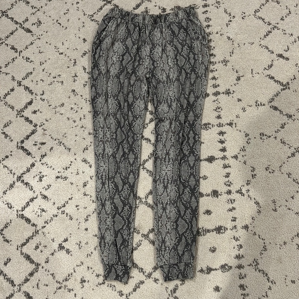 1.4.3 Story By Line Up - Pants (Gray)